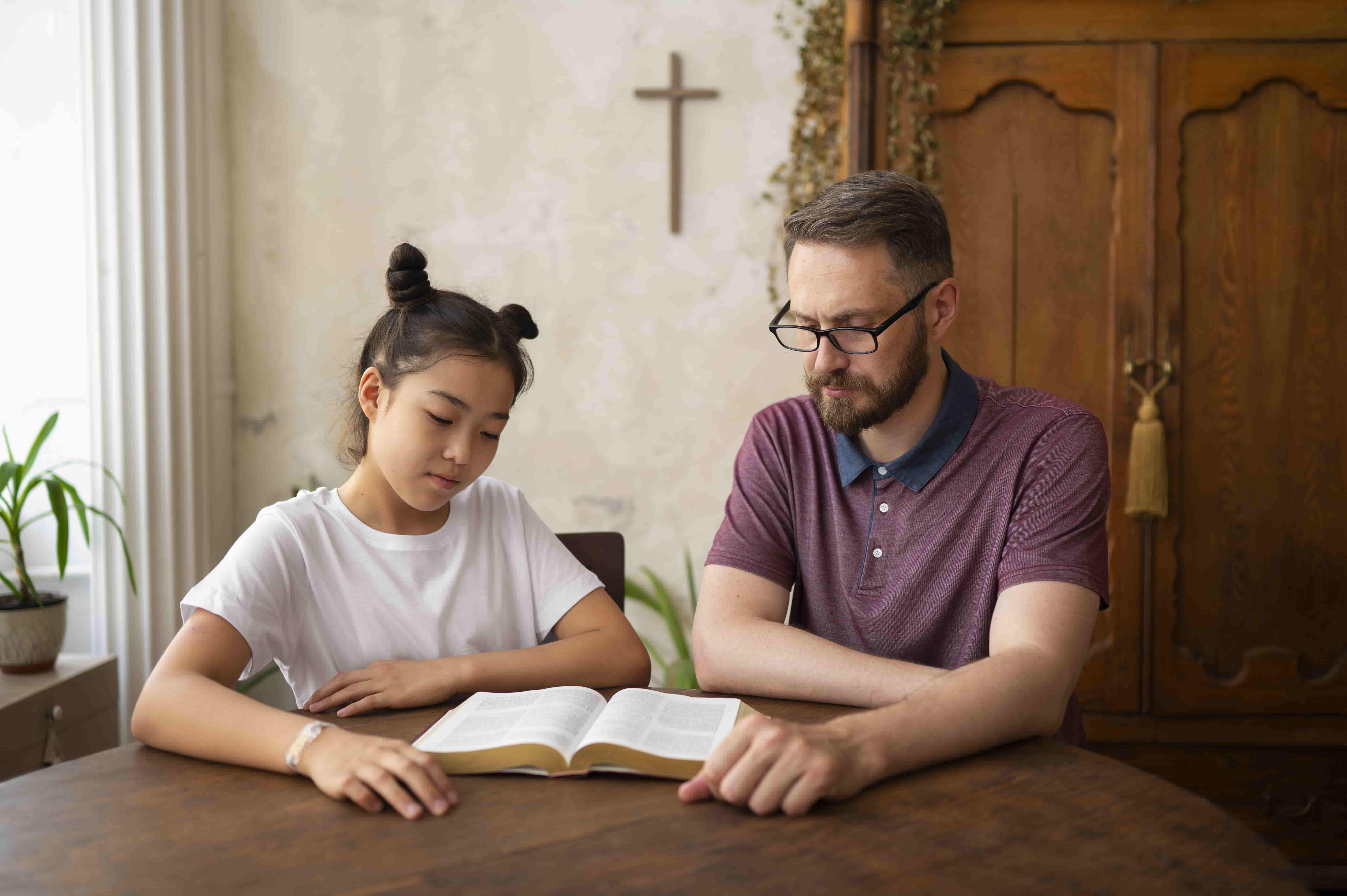 Discovering_Wisdom_Through_Bible